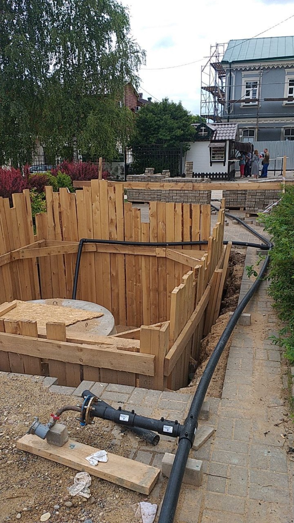 В Музее-гостинице Псково-Печерского монастыря завершаются фасадные работы