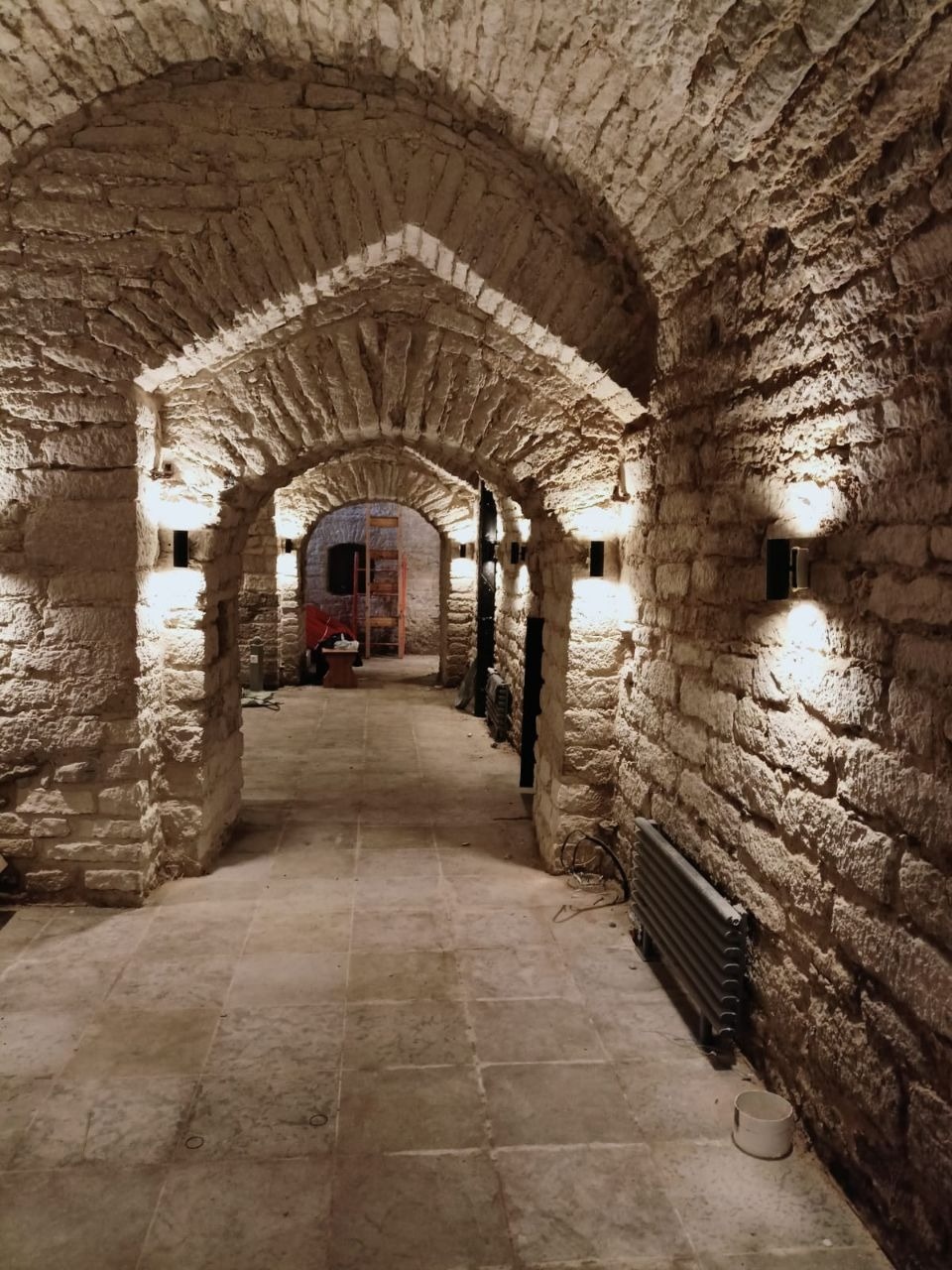 Реставрацию подклетов завершили в Палате на подворье Елизаровского монастыря в Пскове