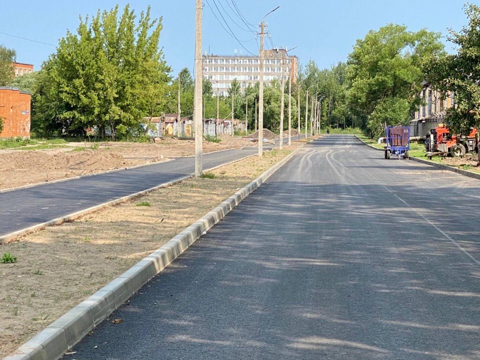 Дорожные работы на улице Лепешинского в Пскове находятся на завершающем этапе