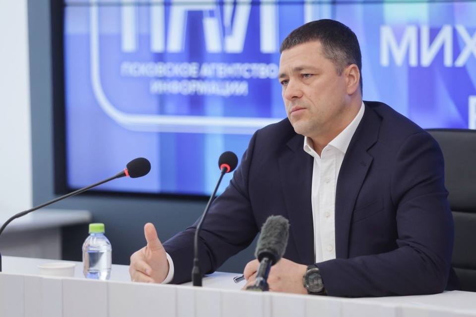 Эксклюзивное интервью губернатора Михаила Ведерникова покажут на «Первом Псковском» 10 июля Эксклюзивное интервью губернатора Михаила Ведерникова покажут на «Первом Псковском» 10 июля