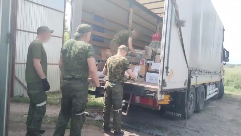 Более 60 тонн гуманитарной помощи доставили из Псковской области на передовую Более 60 тонн гуманитарной помощи доставили из Псковской области на передовую