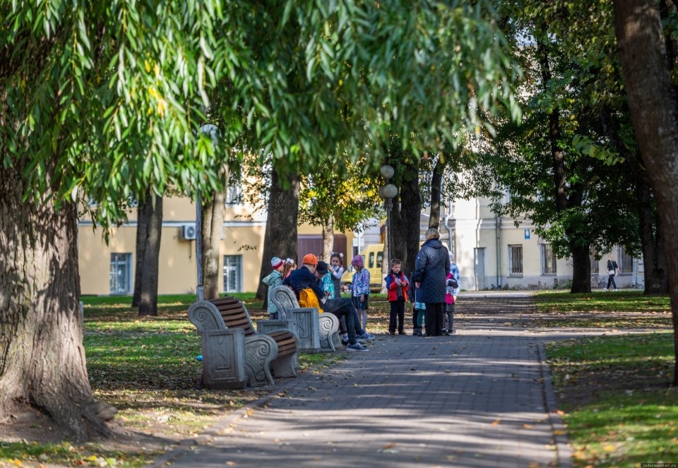 На улицах Пскова появятся новые скамейки