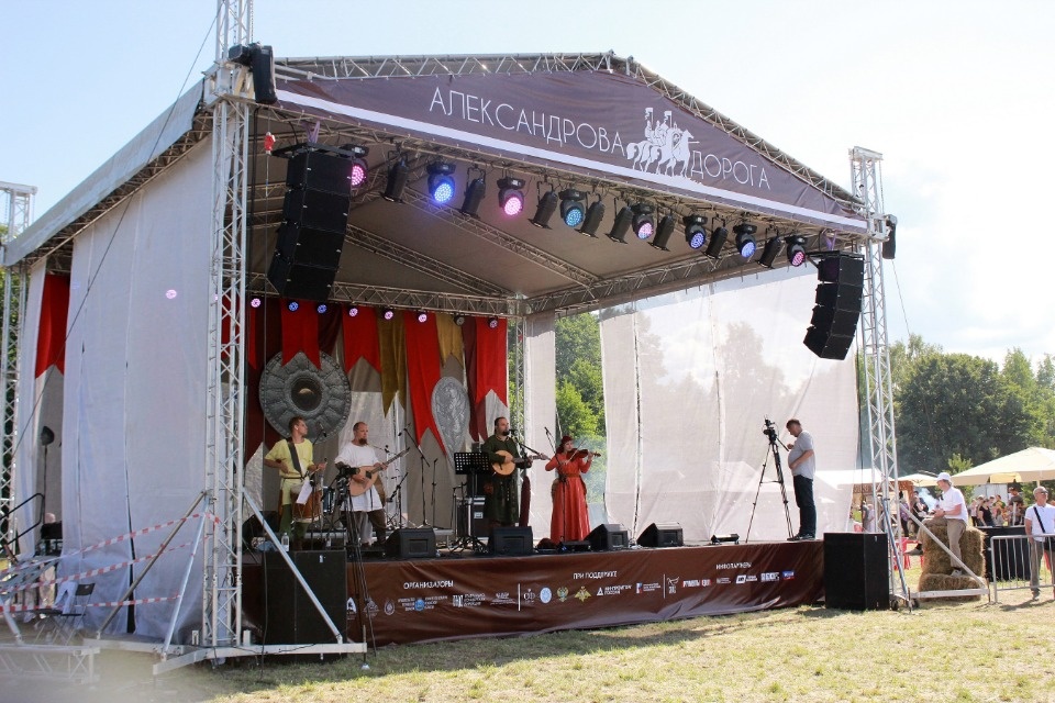 Около 10 тысяч человек посетили историческую реконструкцию в Самолве Около 10 тысяч человек посетили историческую реконструкцию в Самолве