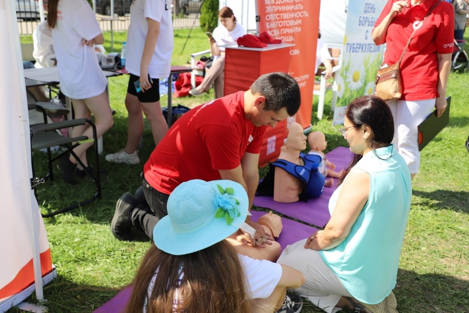 В сквере ПсковГУ состоялся региональный Форум молодых семей