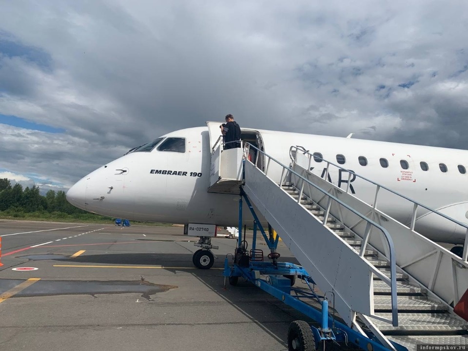 Состоялся запуск регулярного авиасообщения между Псковом и Минском