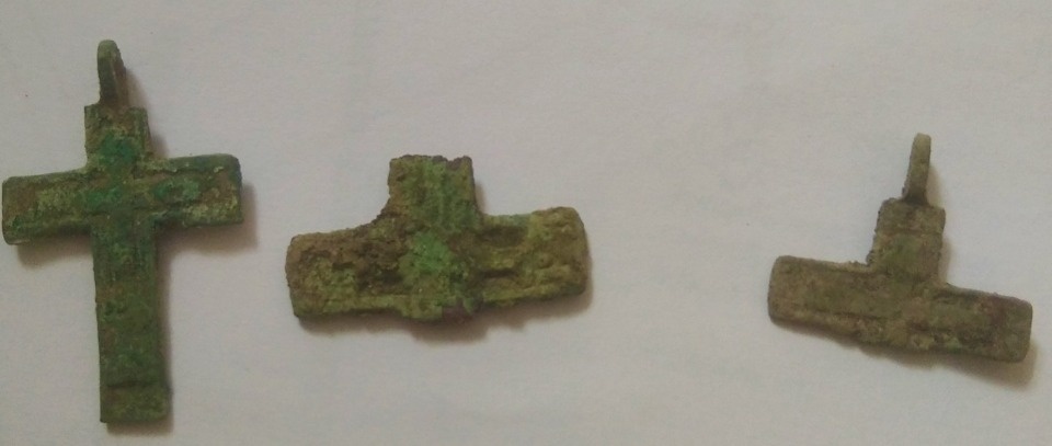 Антропологи изучат кости из разрушенного во время прокладки траншеи захоронения в Печорах