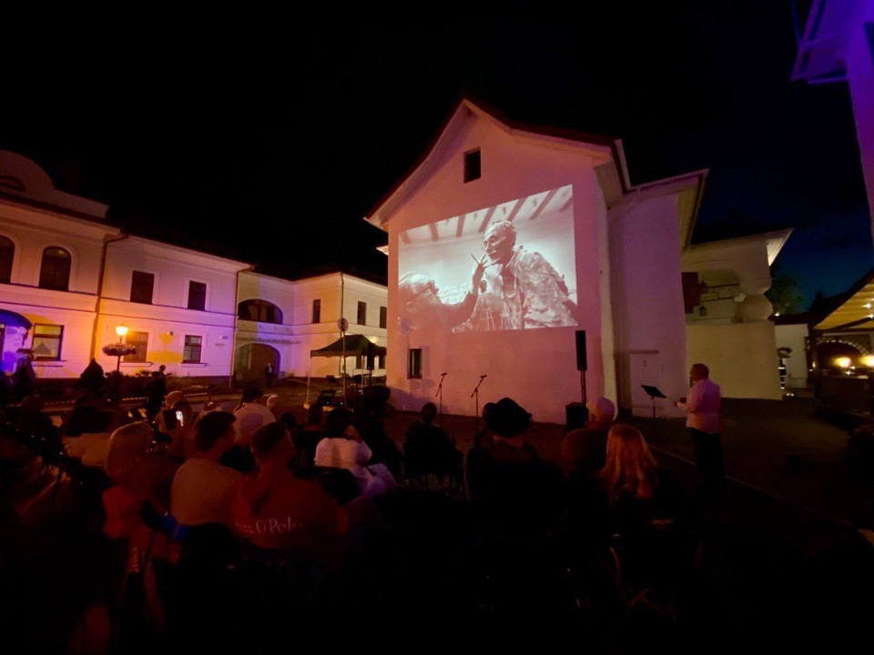 Международный фестиваль «Цвет белой стены» в Пскове собрал более 3 тысяч фотографий