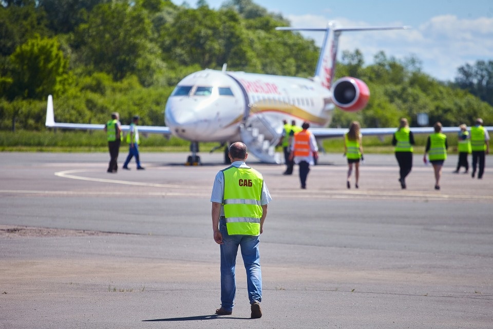 Запуск авиамаршрута «Псков-Мурманск» рассматривают псковские власти