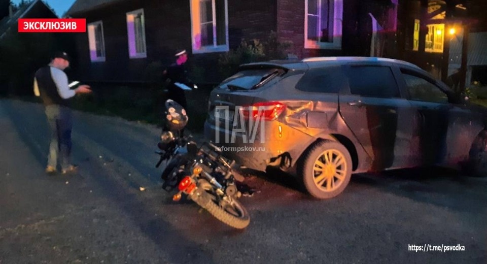 15-летнего мотоциклиста доставили в больницу после ДТП в Опочецком районе