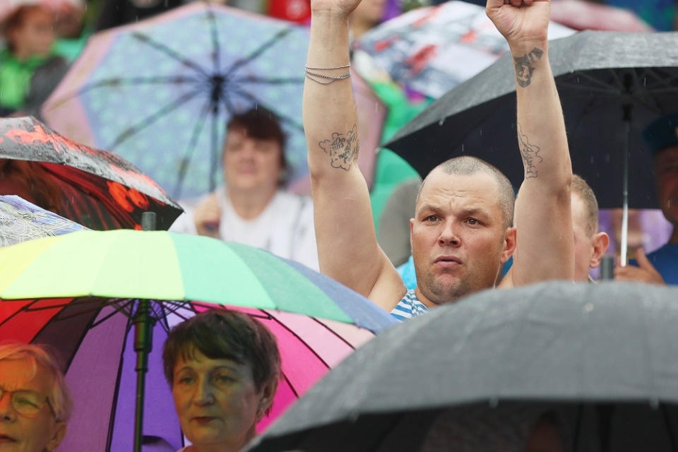 За ВДВ! За ВДВ!