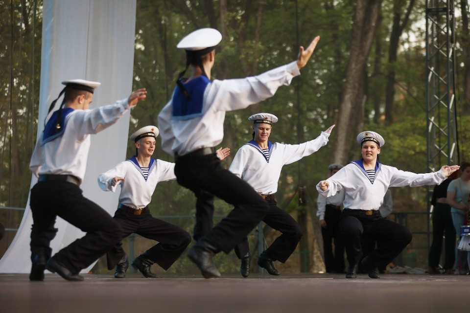 За ВДВ! За ВДВ!