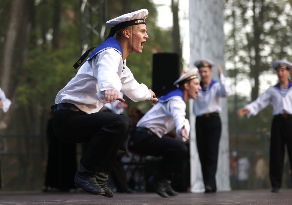 За ВДВ! За ВДВ!