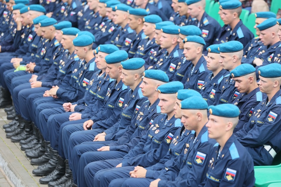 За ВДВ! За ВДВ!