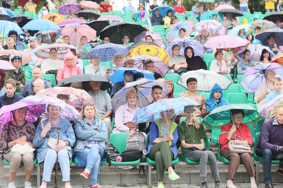 За ВДВ! За ВДВ!