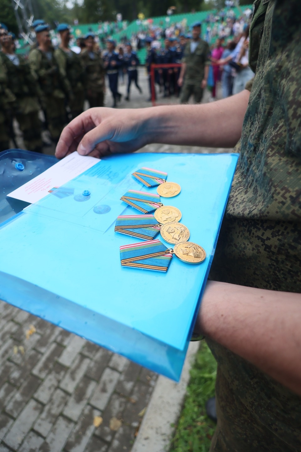 За ВДВ! За ВДВ!