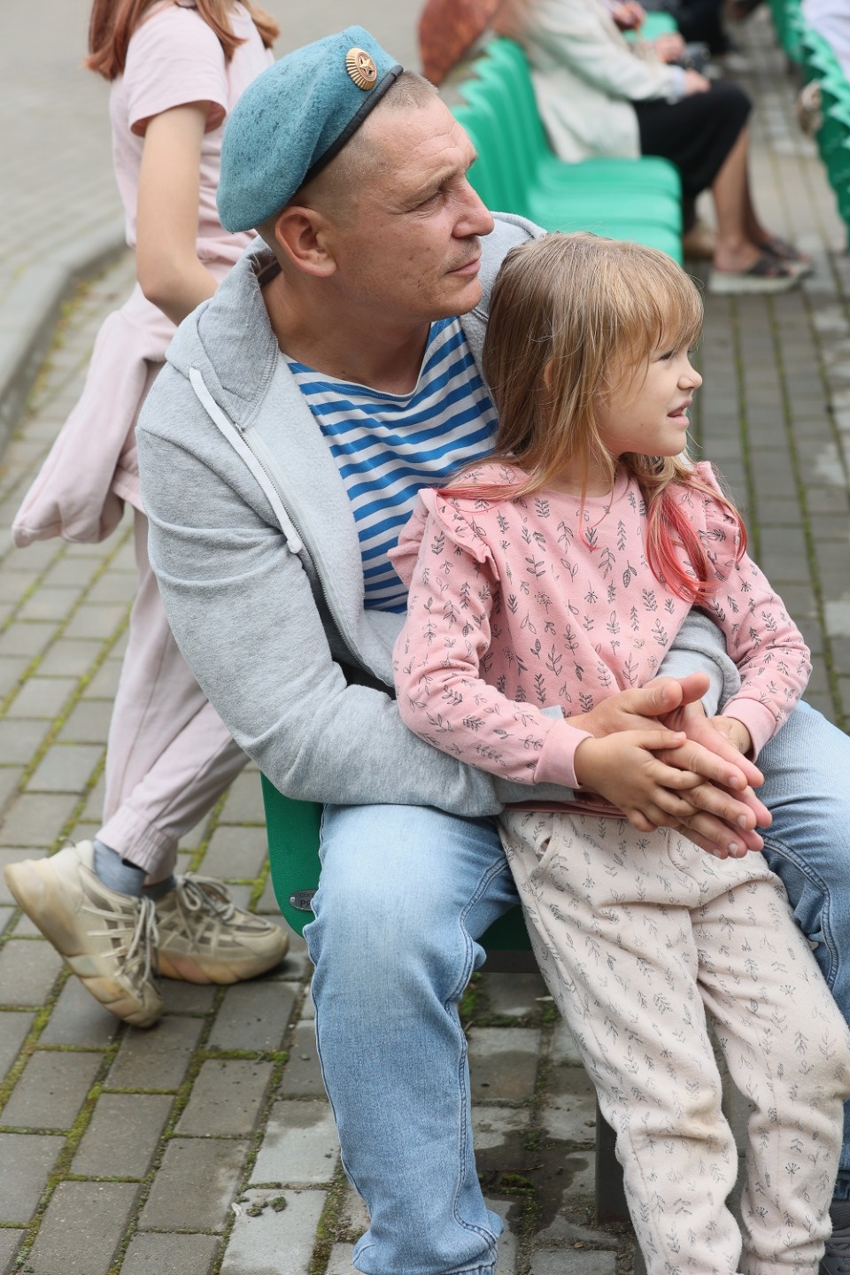 За ВДВ! За ВДВ!