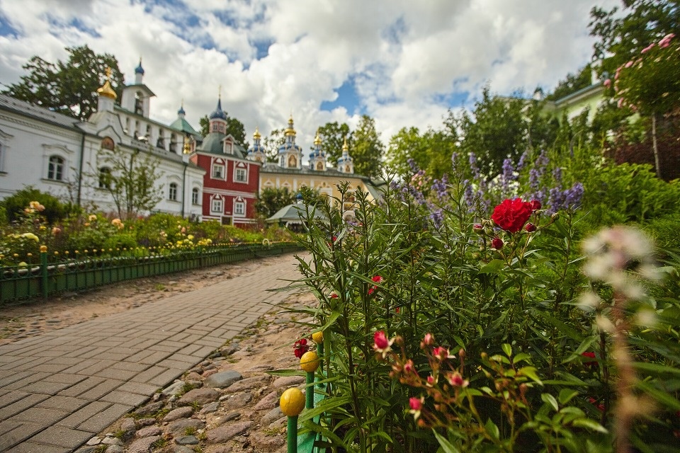 Еще два года займет реставрация Псково-Печерского монастыря