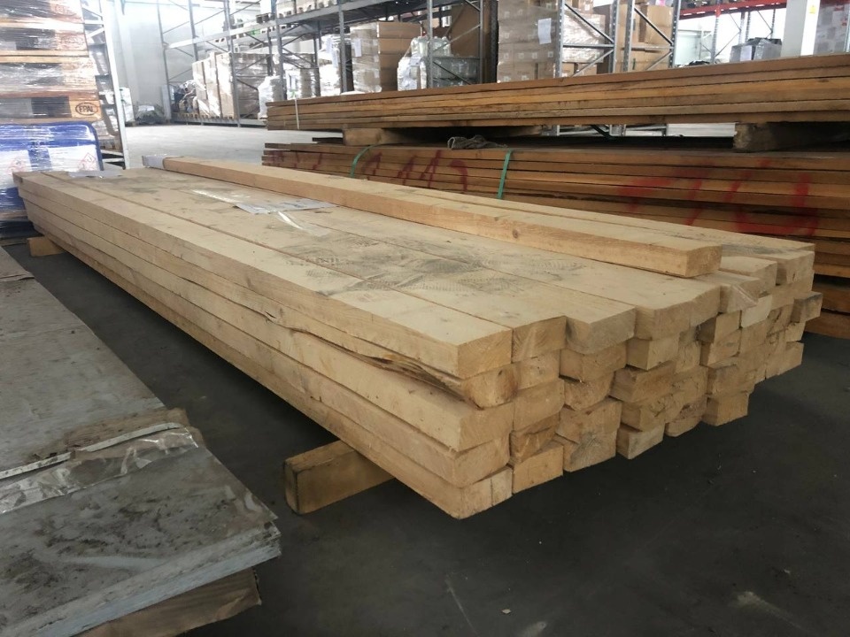 Псковские таможенники передали квадрокоптеры и стройматериалы для нужд СВО