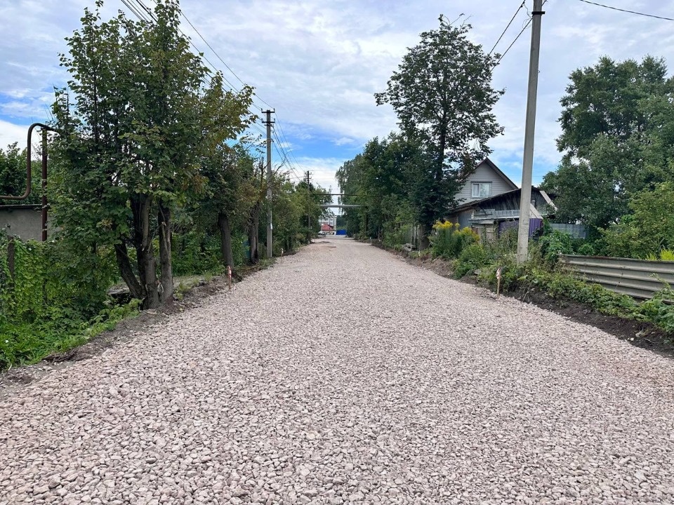 Стартовал ремонт улицы Харченко в Пскове 