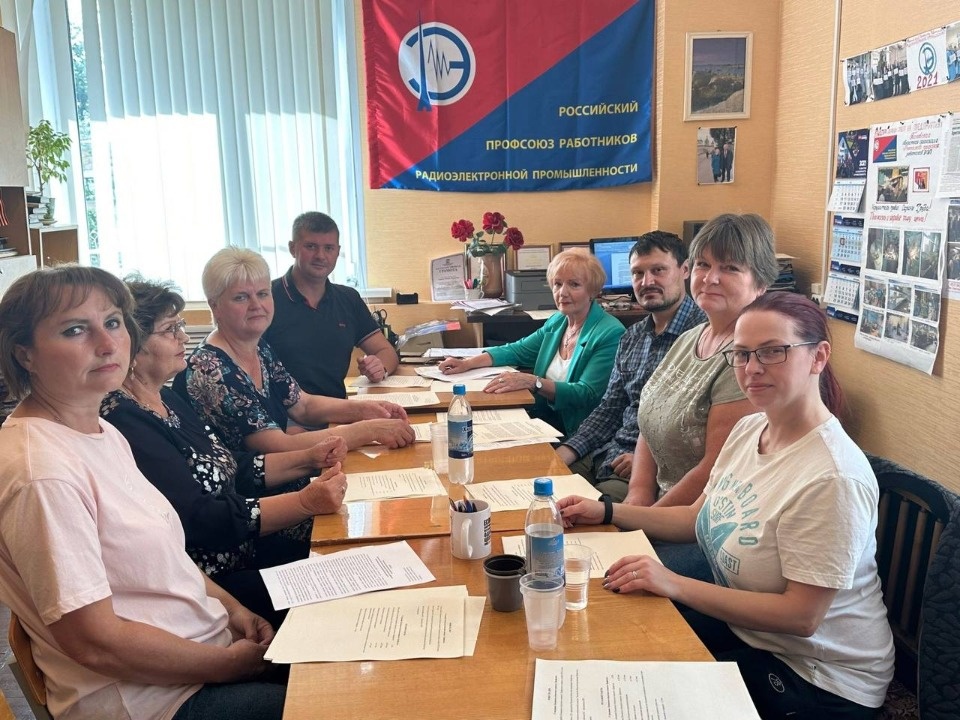  Дефицит кадров в радиоэлектронной промышленности области обсудили профсоюзы 