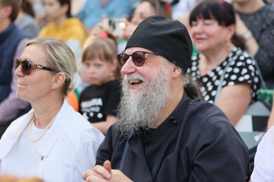 Славься, обитель!