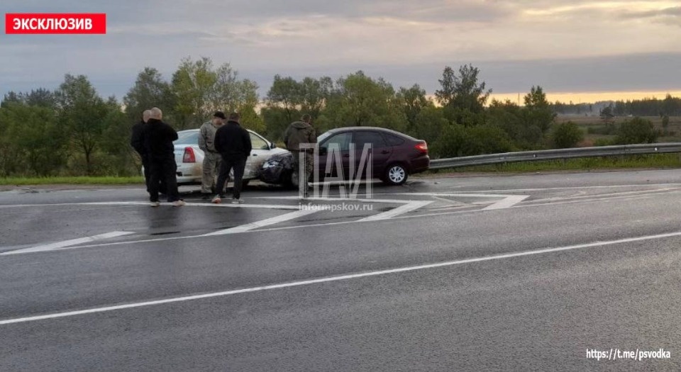 Два человека пострадали в результате ДТП в Великолукском районе