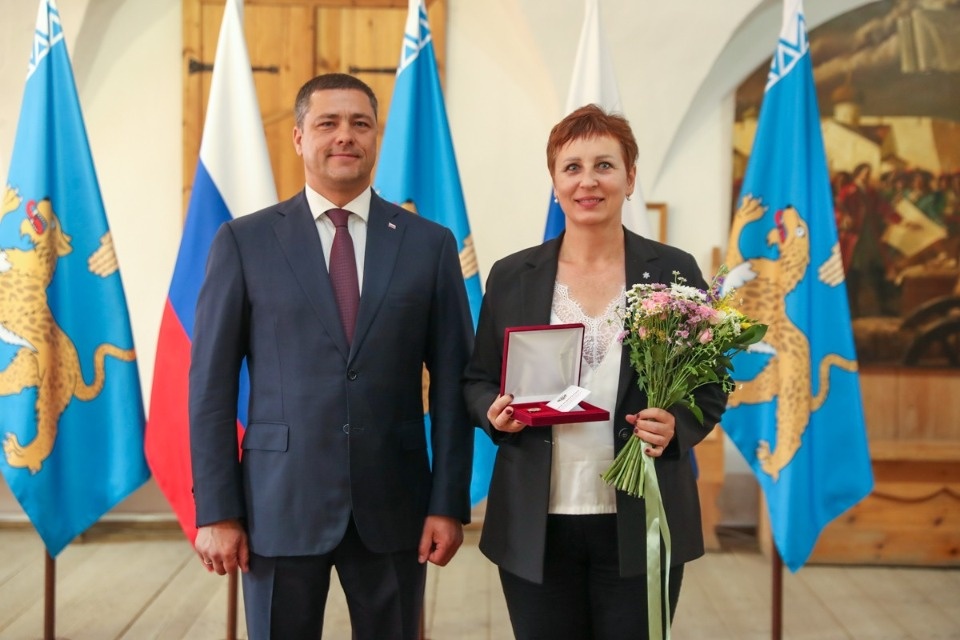 В День государственного флага РФ в Псковской области вручили более 50 наград В День государственного флага РФ в Псковской области вручили более 50 наград