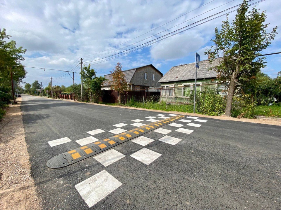 Ремонт четырех улиц завершили в псковских Крестах Ремонт четырех улиц завершили в псковских Крестах
