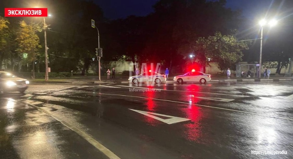 Подростку потребовалась госпитализация после наезда автомобиля в Пскове