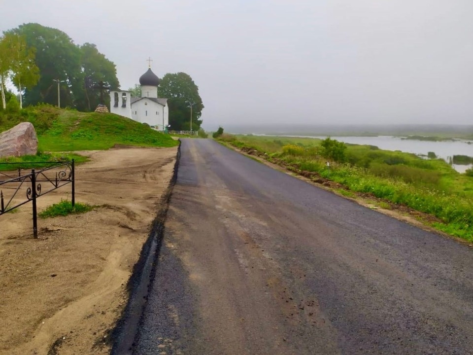 Ремонт дороги к Выбутам в Псковском районе завершат к 15 сентября