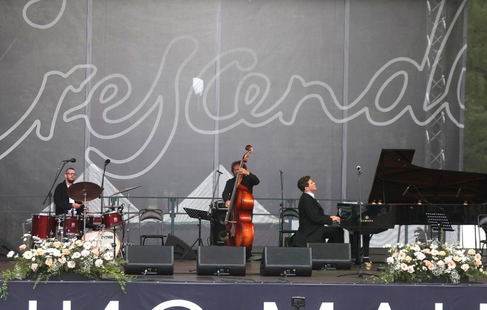 «И классика, и джаз» «И классика, и джаз»