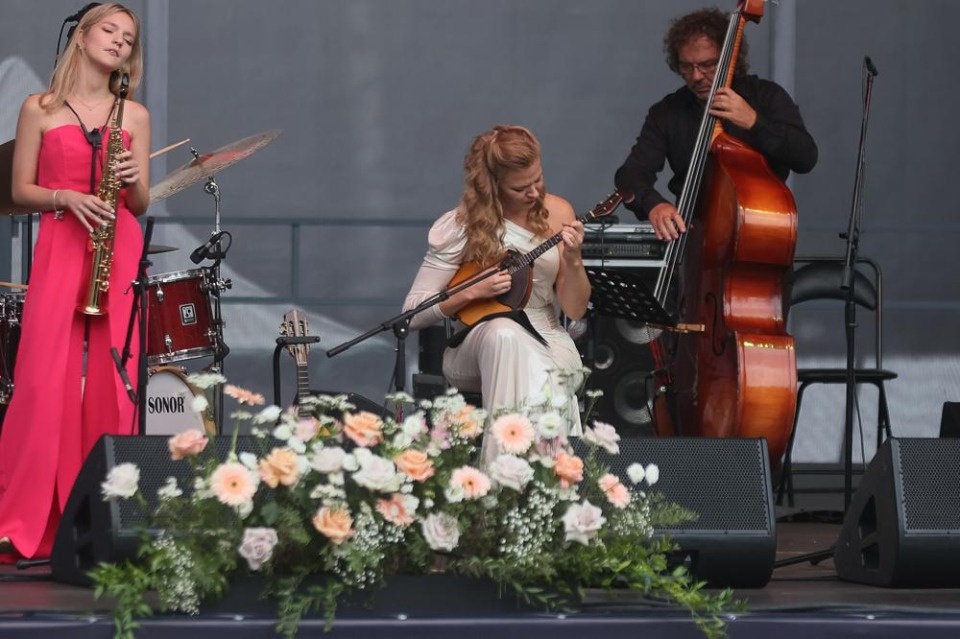 «И классика, и джаз» «И классика, и джаз»