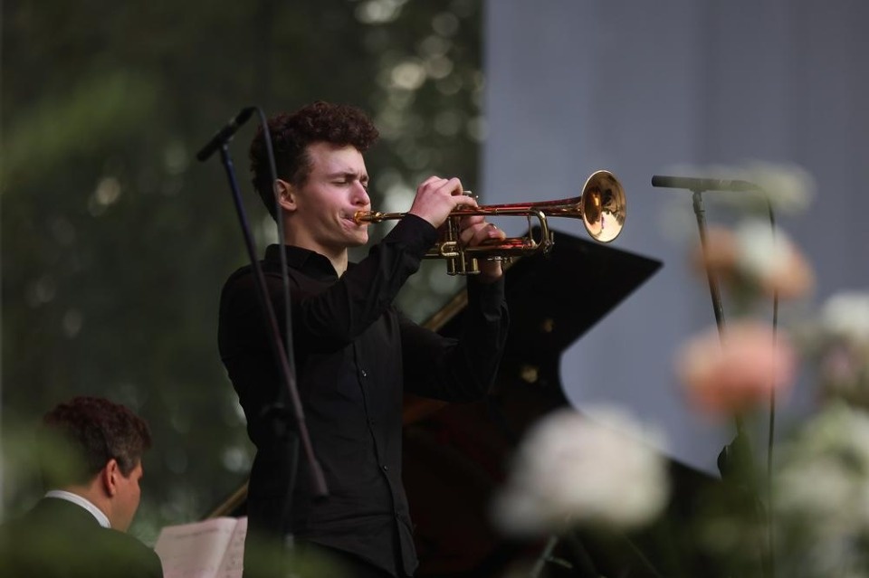 «И классика, и джаз» «И классика, и джаз»