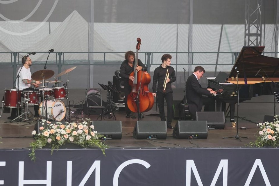 «И классика, и джаз» «И классика, и джаз»