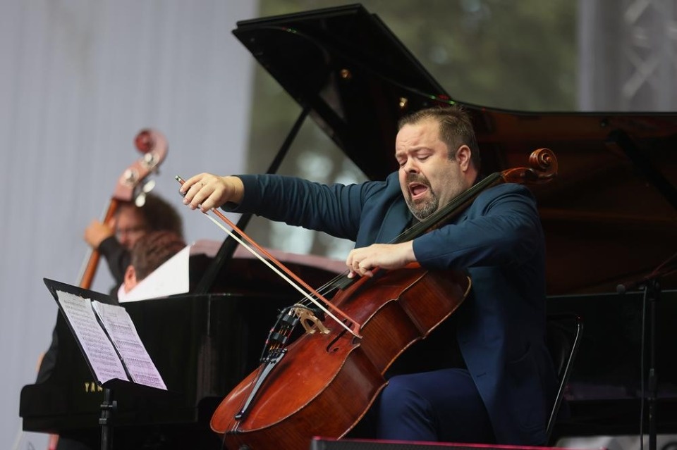 «И классика, и джаз» «И классика, и джаз»