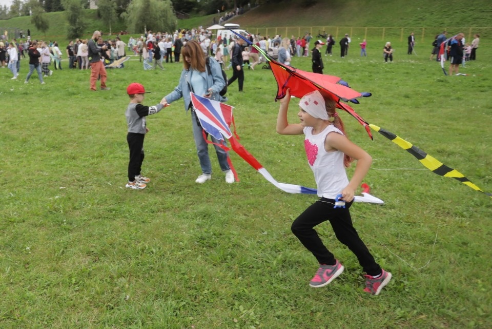 «Высоко в небо» «Высоко в небо»