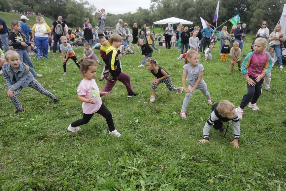 «Высоко в небо» «Высоко в небо»