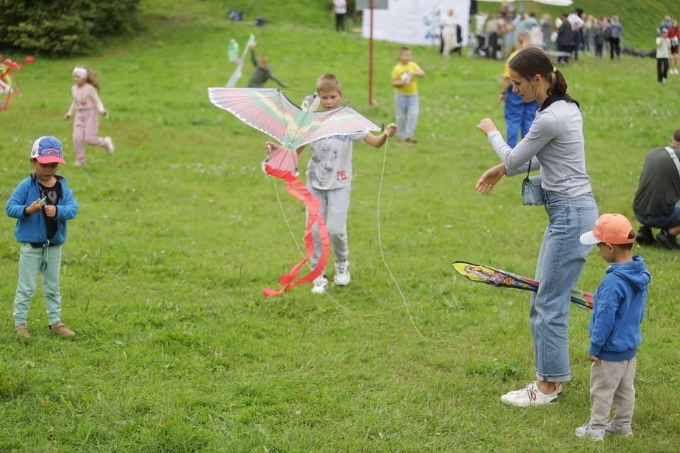 «Высоко в небо» «Высоко в небо»