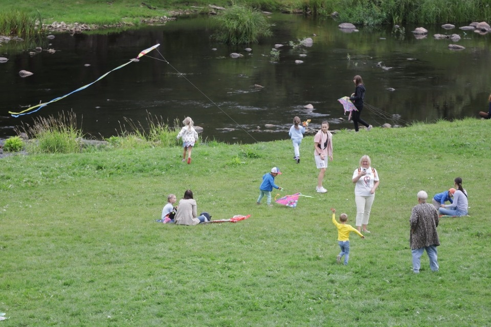 «Высоко в небо» «Высоко в небо»