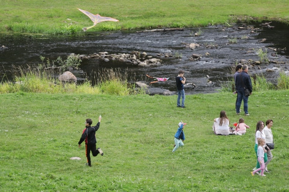 «Высоко в небо» «Высоко в небо»