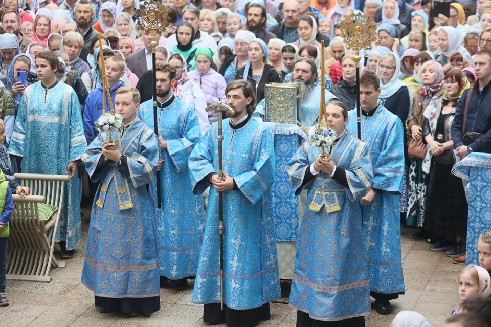 Успение Божьей Матери и 550-летие Псково-Печерского монастыря Успение Божьей Матери и 550-летие Псково-Печерского монастыря