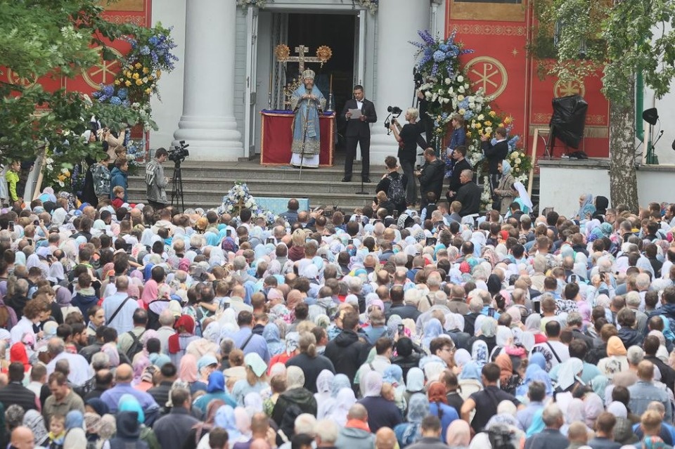 Успение Божьей Матери и 550-летие Псково-Печерского монастыря Успение Божьей Матери и 550-летие Псково-Печерского монастыря