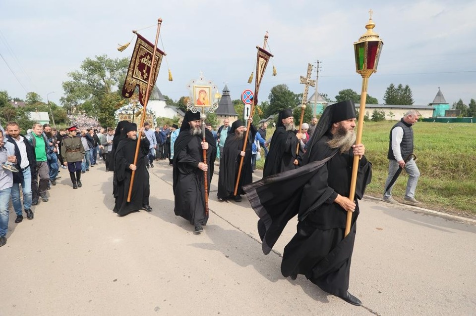 Успение Божьей Матери и 550-летие Псково-Печерского монастыря Успение Божьей Матери и 550-летие Псково-Печерского монастыря