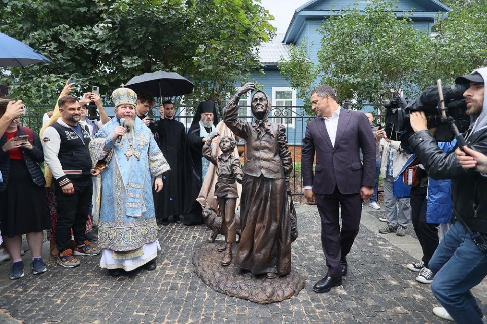 Успение Божьей Матери и 550-летие Псково-Печерского монастыря Успение Божьей Матери и 550-летие Псково-Печерского монастыря