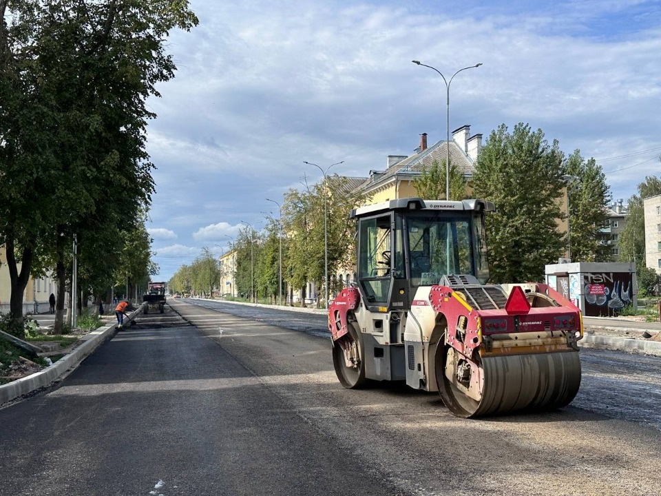 Асфальтирование улицы Яна Фабрициуса началось в Пскове 