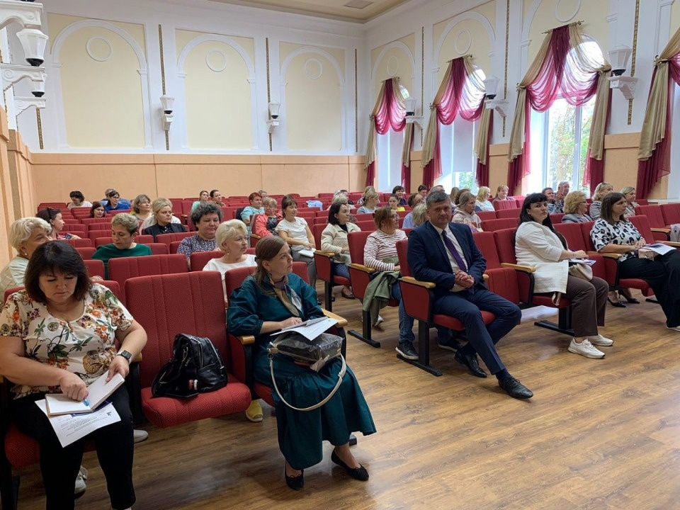 Игорь Иванов: Коллективный договор подписан почти в каждой школе Псковского района