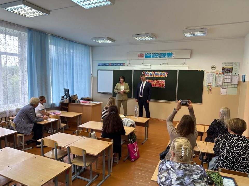 Игорь Иванов: Коллективный договор подписан почти в каждой школе Псковского района