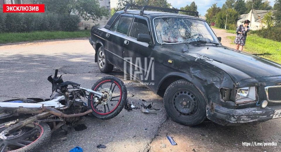 Мотоциклист попал в больницу в результате аварии в Плюссе 