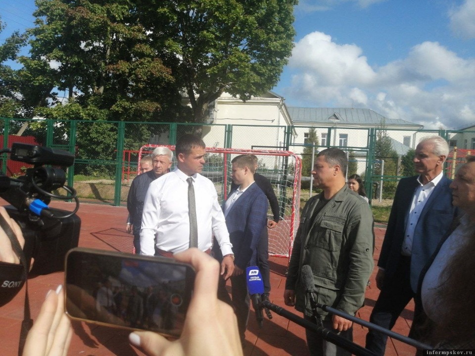 Спортплощадку в Дновском районе построили раньше запланированного срока