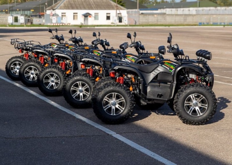 Технику и обмундирование передало 76-й дивизии псковское правительство